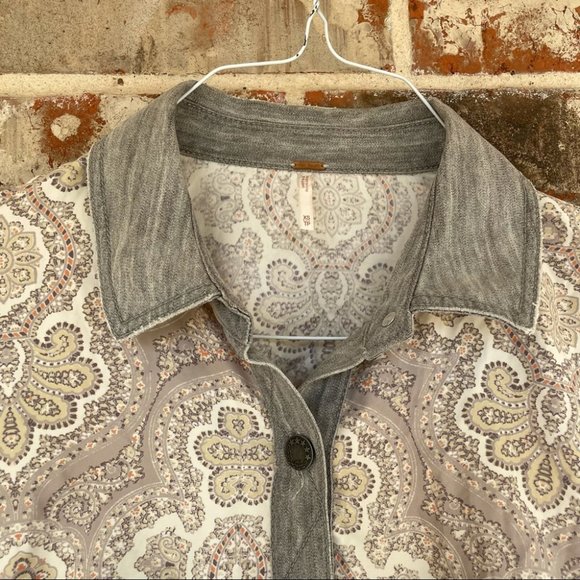 Free People Center Front Paisley Denim Pocket Silky Button Down oversized top XS - Picture 6 of 13
